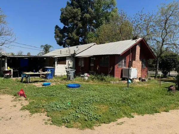 $180,000 | 560 South Recreation Avenue, Fresno, CA 93702