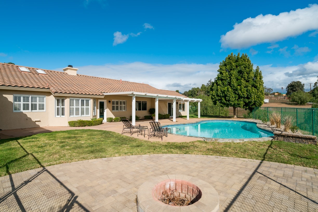 31355 Rivoli Road Valley Center, CA 92082 - Photo 3 of 25