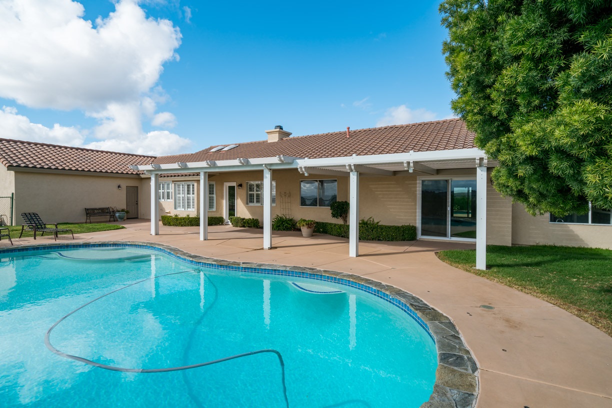 31355 Rivoli Road Valley Center, CA 92082 - Photo 4 of 25