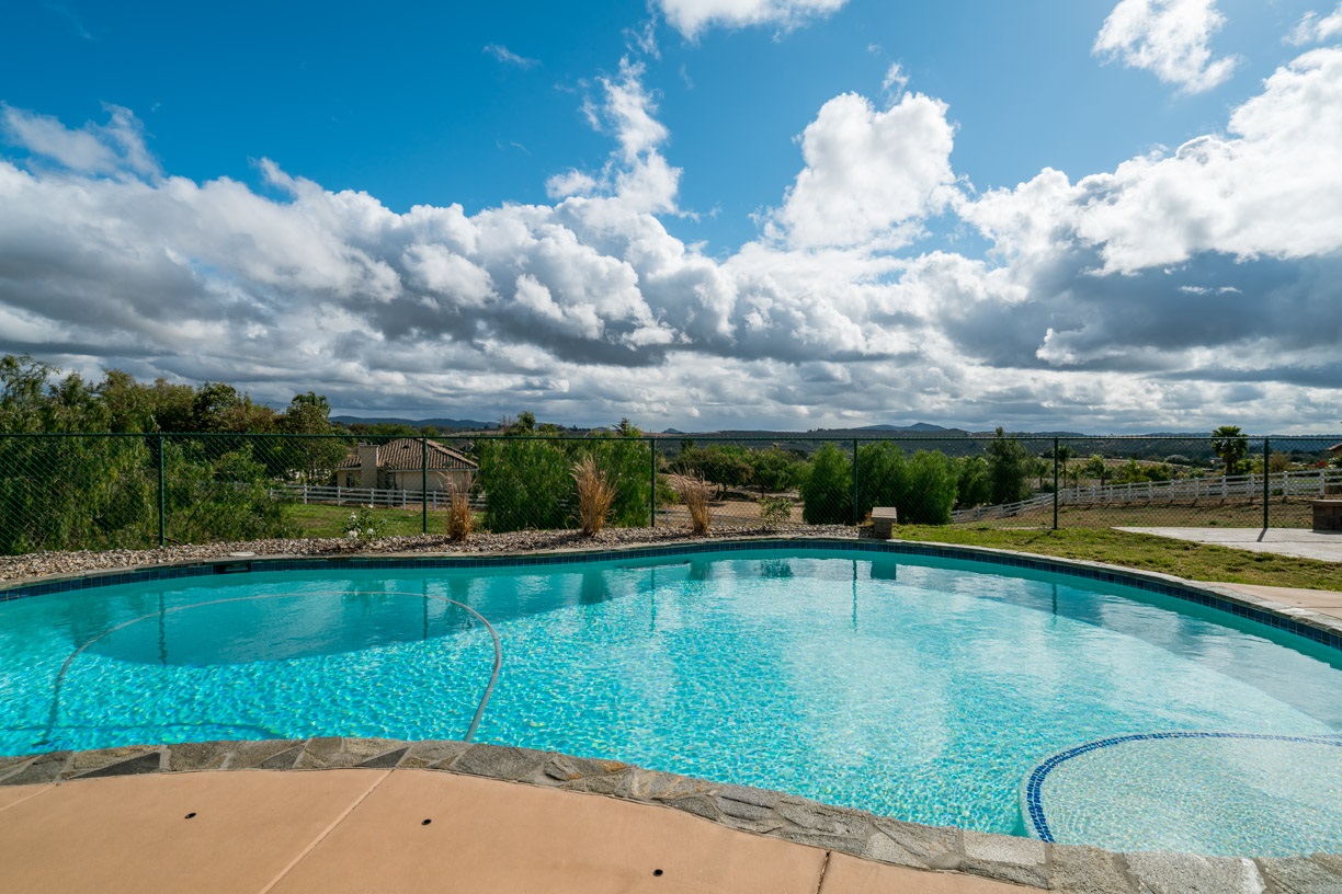 31355 Rivoli Road Valley Center, CA 92082 - Photo 6 of 25