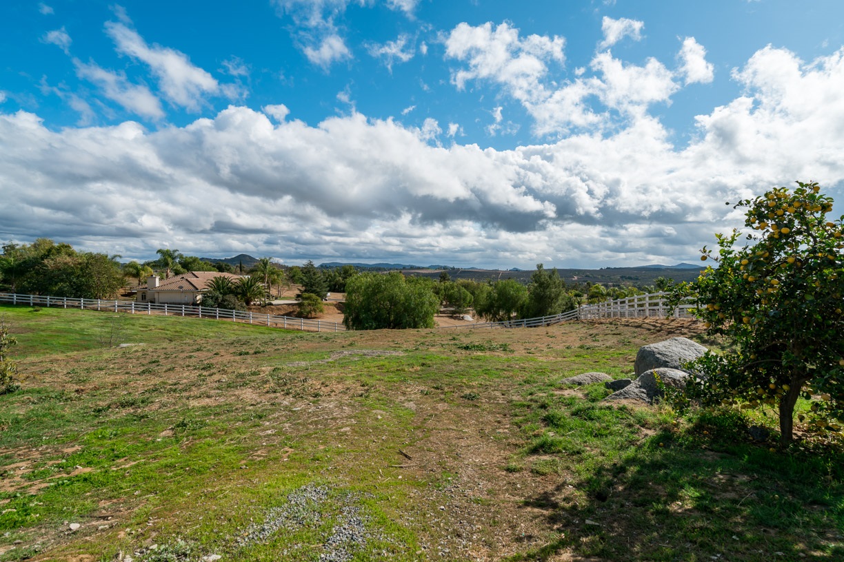 31355 Rivoli Road Valley Center, CA 92082 - Photo 9 of 25