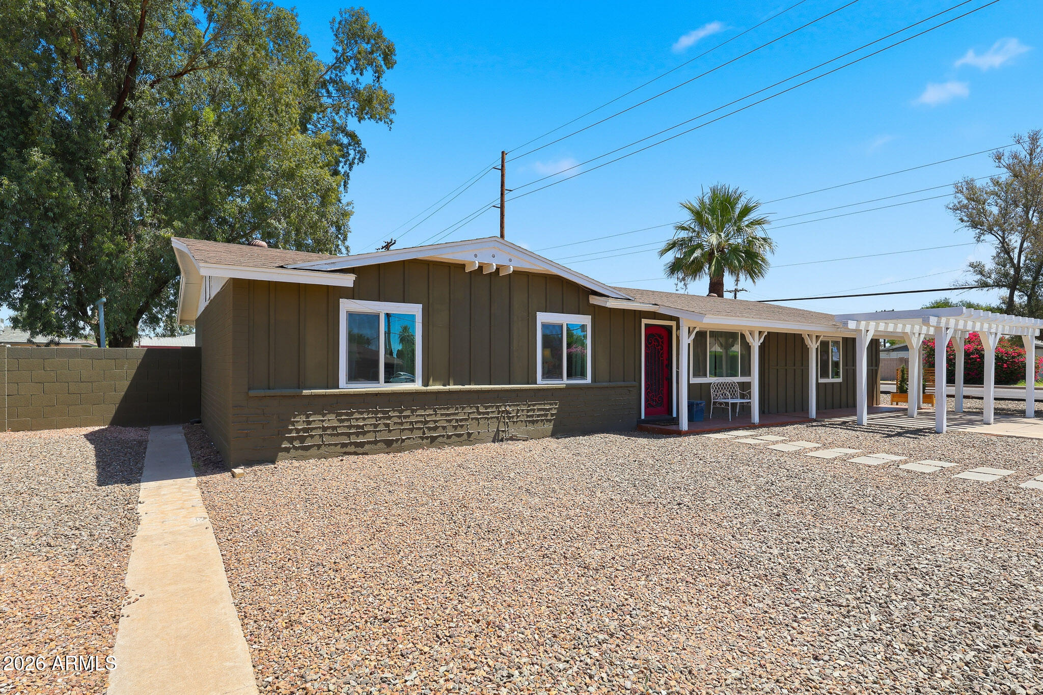 2302 West Berridge Lane Phoenix, AZ 85015 - Photo 4 of 59 Front