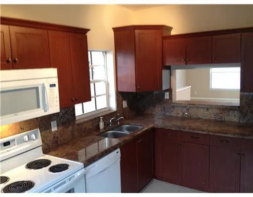 $3,300 | 17977 Southwest 8th Street, Pembroke Pines, FL 33029