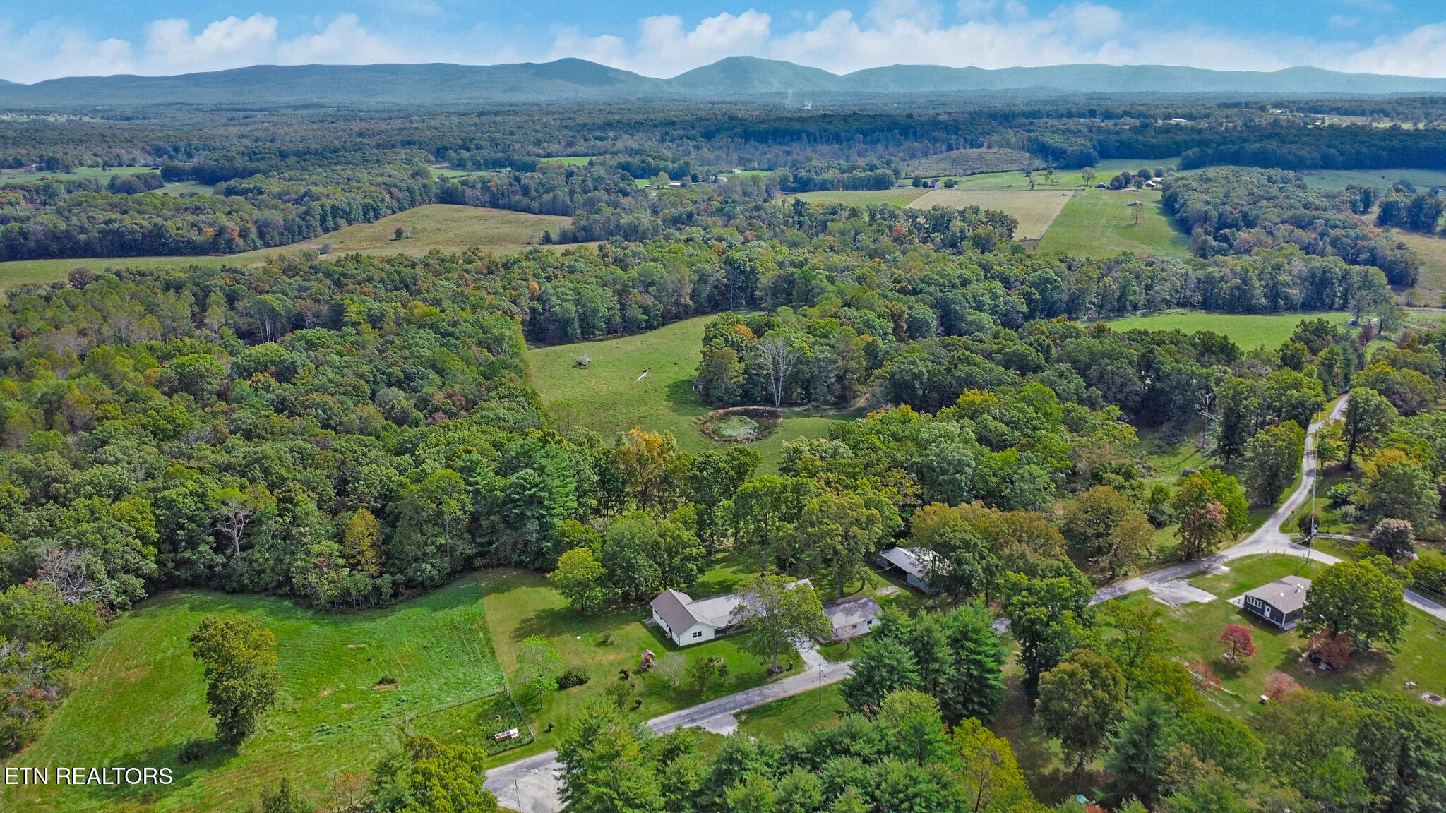 461 John Myers Road Crossville, TN 38572 - Photo 2 of 31 beyc68eff8d79bab9