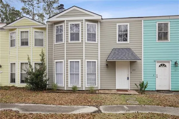 $1,500 | 215 West 9th Avenue, Covington, LA 70433