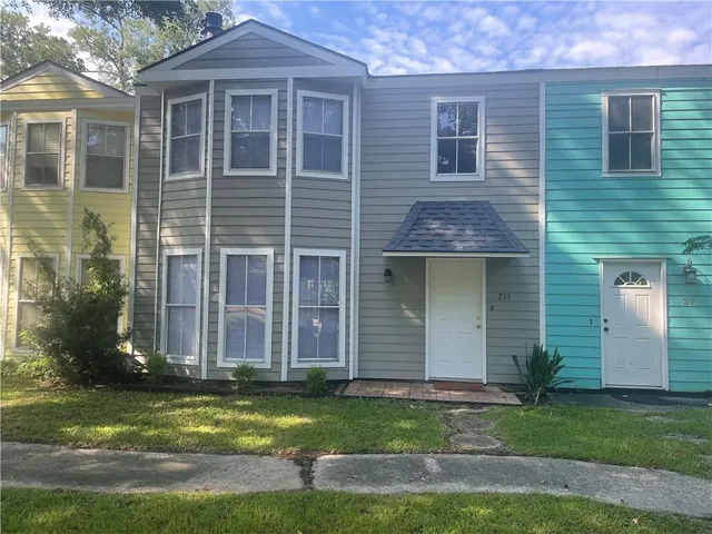 $1,500 | 215 West 9th Avenue, Covington, LA 70433