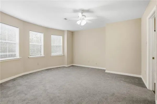 $1,500 | 215 West 9th Avenue, Covington, LA 70433