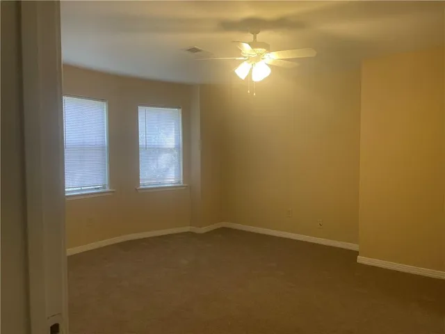 $1,500 | 215 West 9th Avenue, Covington, LA 70433