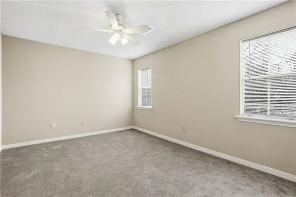 $1,500 | 215 West 9th Avenue, Covington, LA 70433