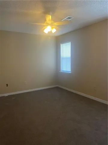 $1,500 | 215 West 9th Avenue, Covington, LA 70433