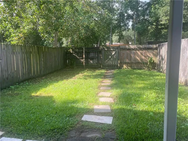 $1,500 | 215 West 9th Avenue, Covington, LA 70433