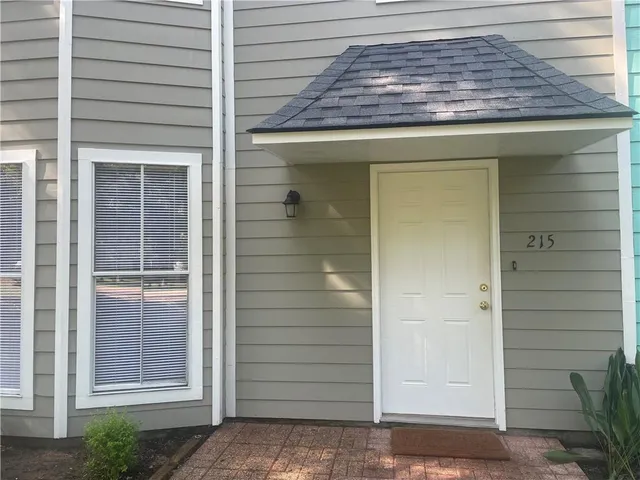 $1,500 | 215 West 9th Avenue, Covington, LA 70433