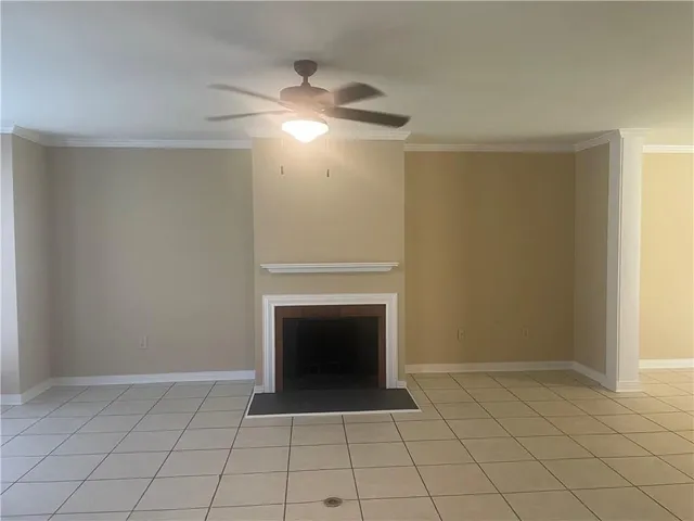 $1,500 | 215 West 9th Avenue, Covington, LA 70433