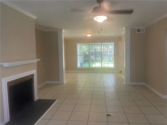 $1,500 | 215 West 9th Avenue, Covington, LA 70433