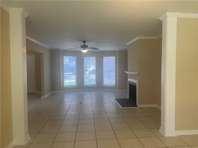 $1,500 | 215 West 9th Avenue, Covington, LA 70433