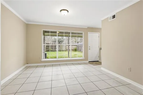 $1,500 | 215 West 9th Avenue, Covington, LA 70433