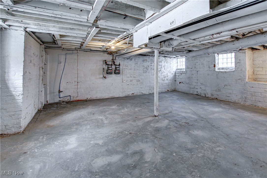 1635 Hillcrest Road Cleveland, OH 44118 - Photo 19 of 38 Gallery Image 19