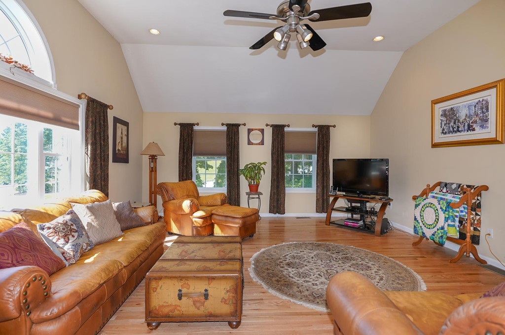 53 Jacques Road Tyngsborough, MA 01879 - Photo 9 of 29 Gallery Image 9