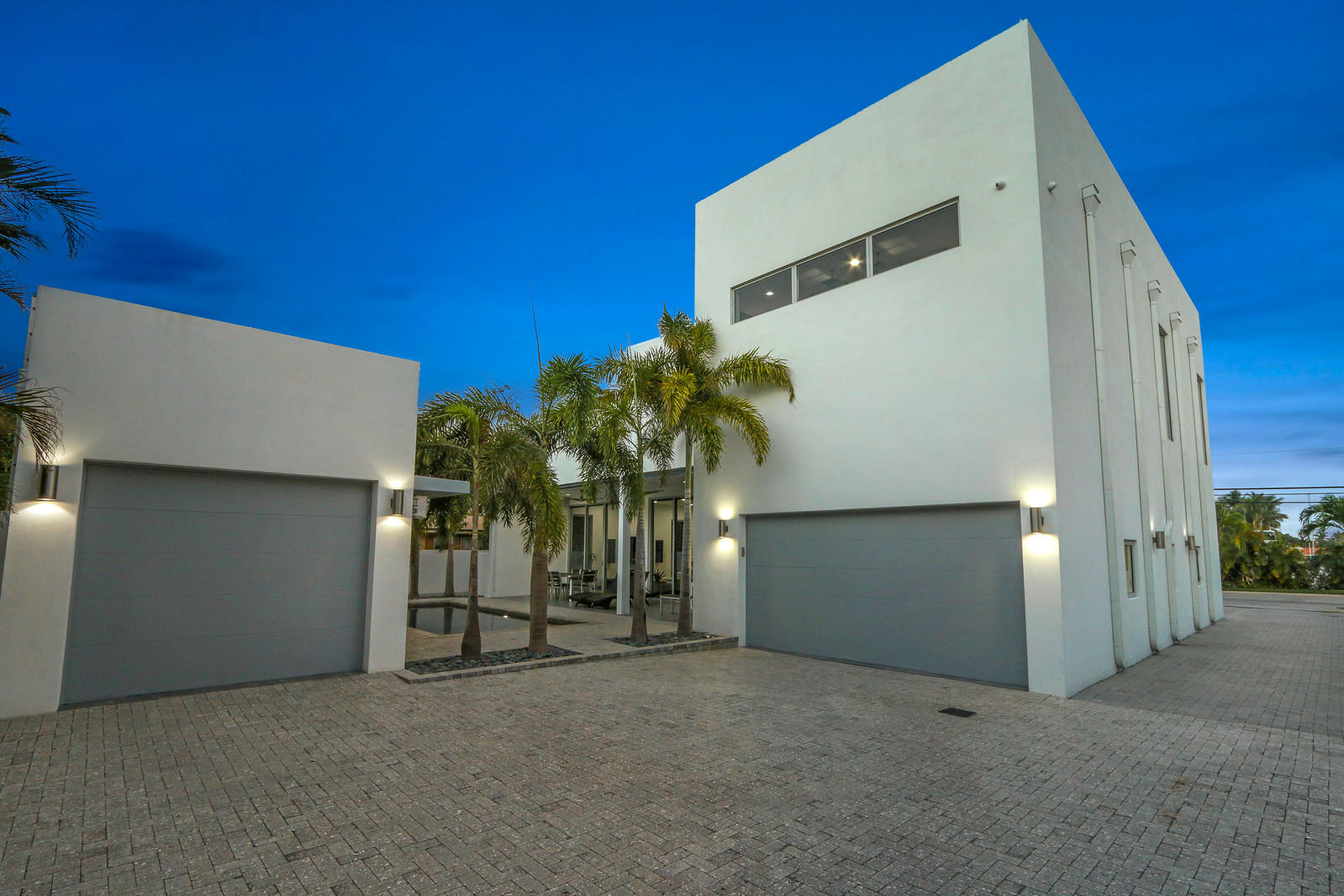 1345 Northeast 5th Avenue Boca Raton, FL 33432 - Photo 30 of 42 36_Twilight3_mls