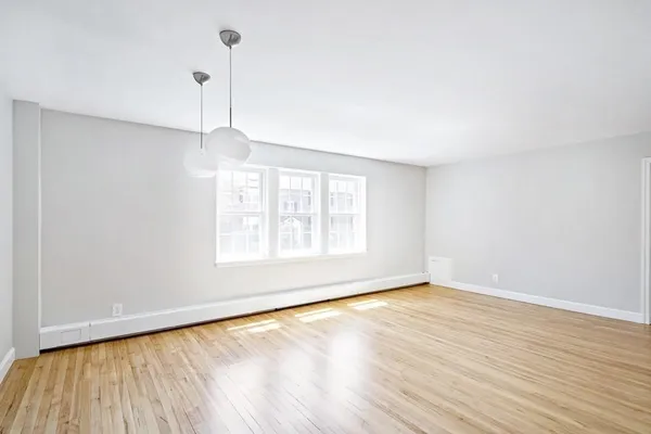 $2,800 | 23 Hammond Pond Parkway, Unit 2, Chestnut Hill, MA 02467