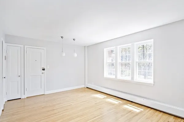 $2,800 | 23 Hammond Pond Parkway, Unit 2, Chestnut Hill, MA 02467