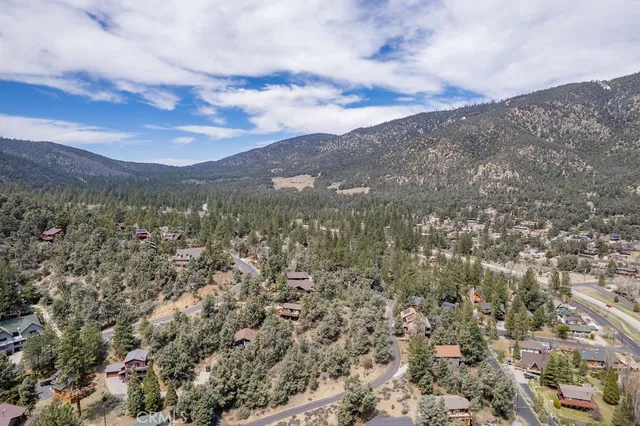 a view of a sky view