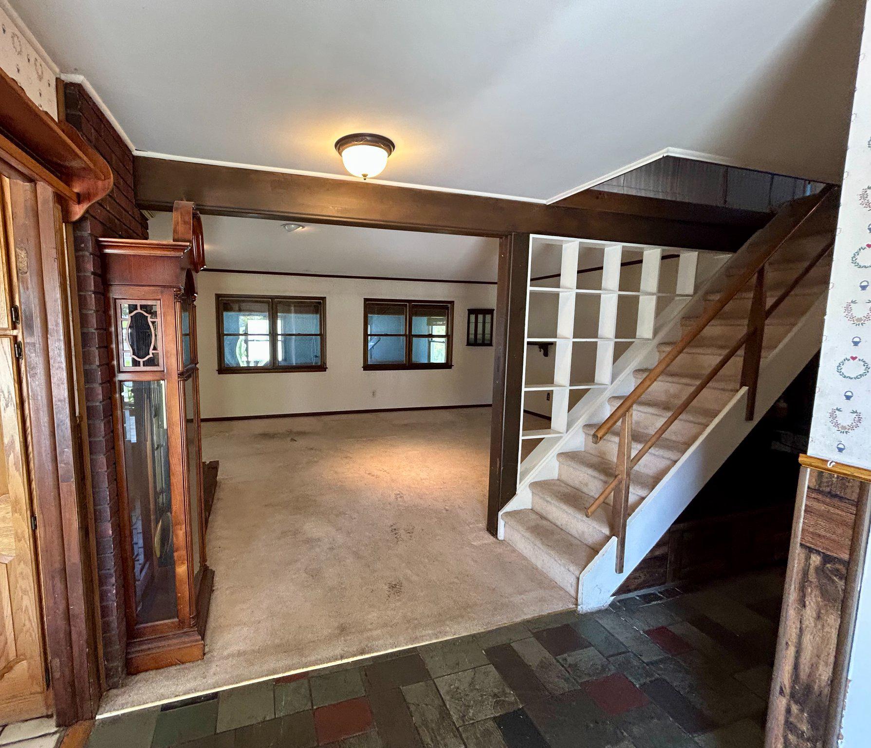 43 Falcon Road Levittown, PA 19056 - Photo 3 of 26