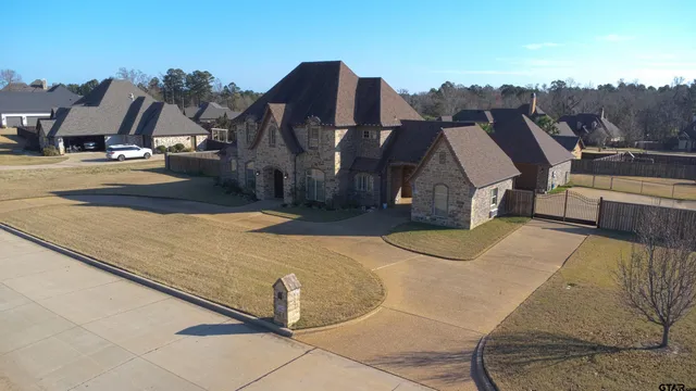 a view of a house with a outdoor space