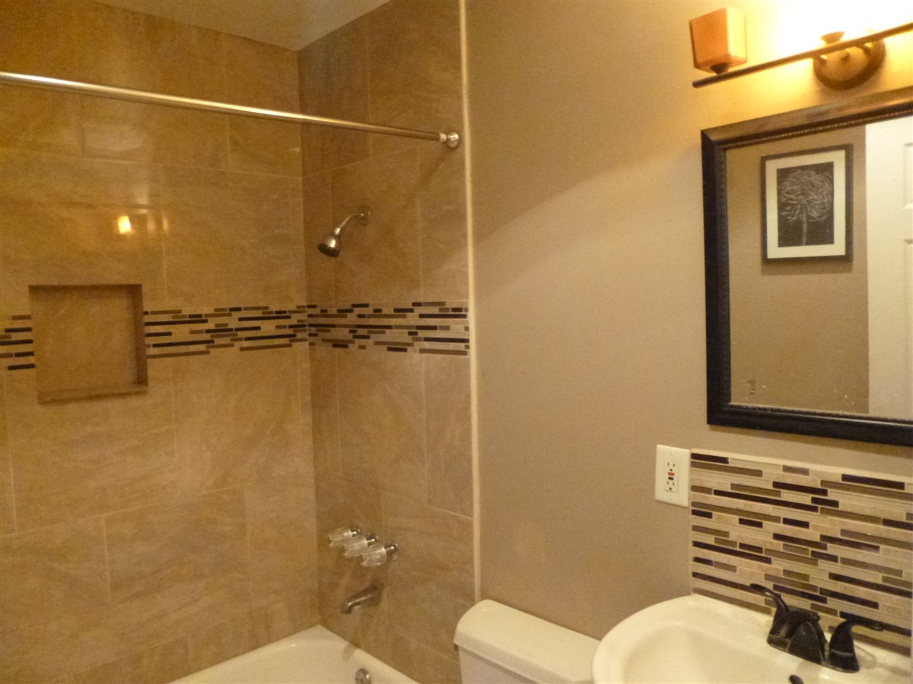 214 Dathe Street Spring Valley, CA 91977 - Photo 7 of 17 Gallery Image 7