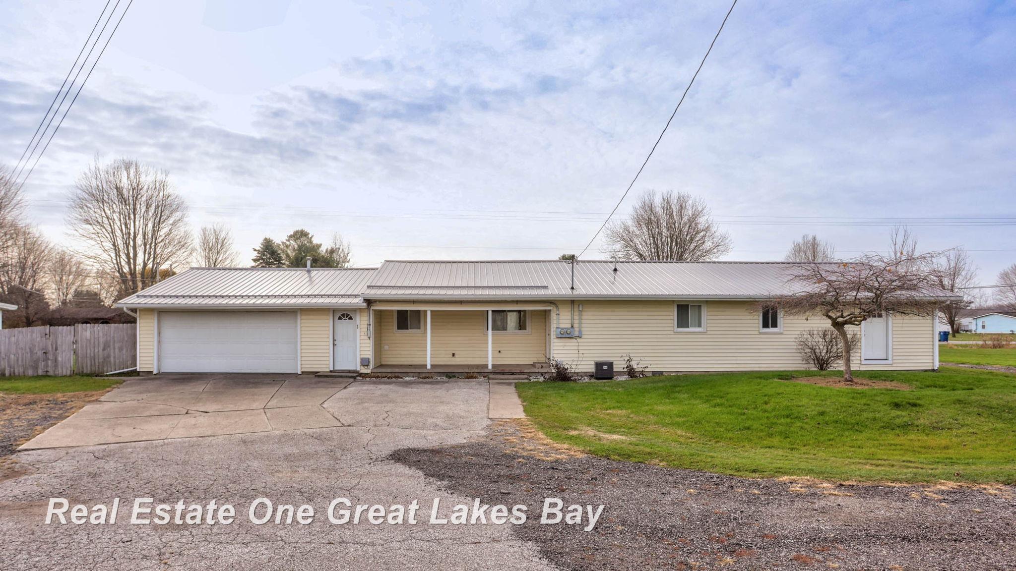11078 Prior Road St. Charles, MI 48655 - Photo 3 of 44 Gallery Image 3