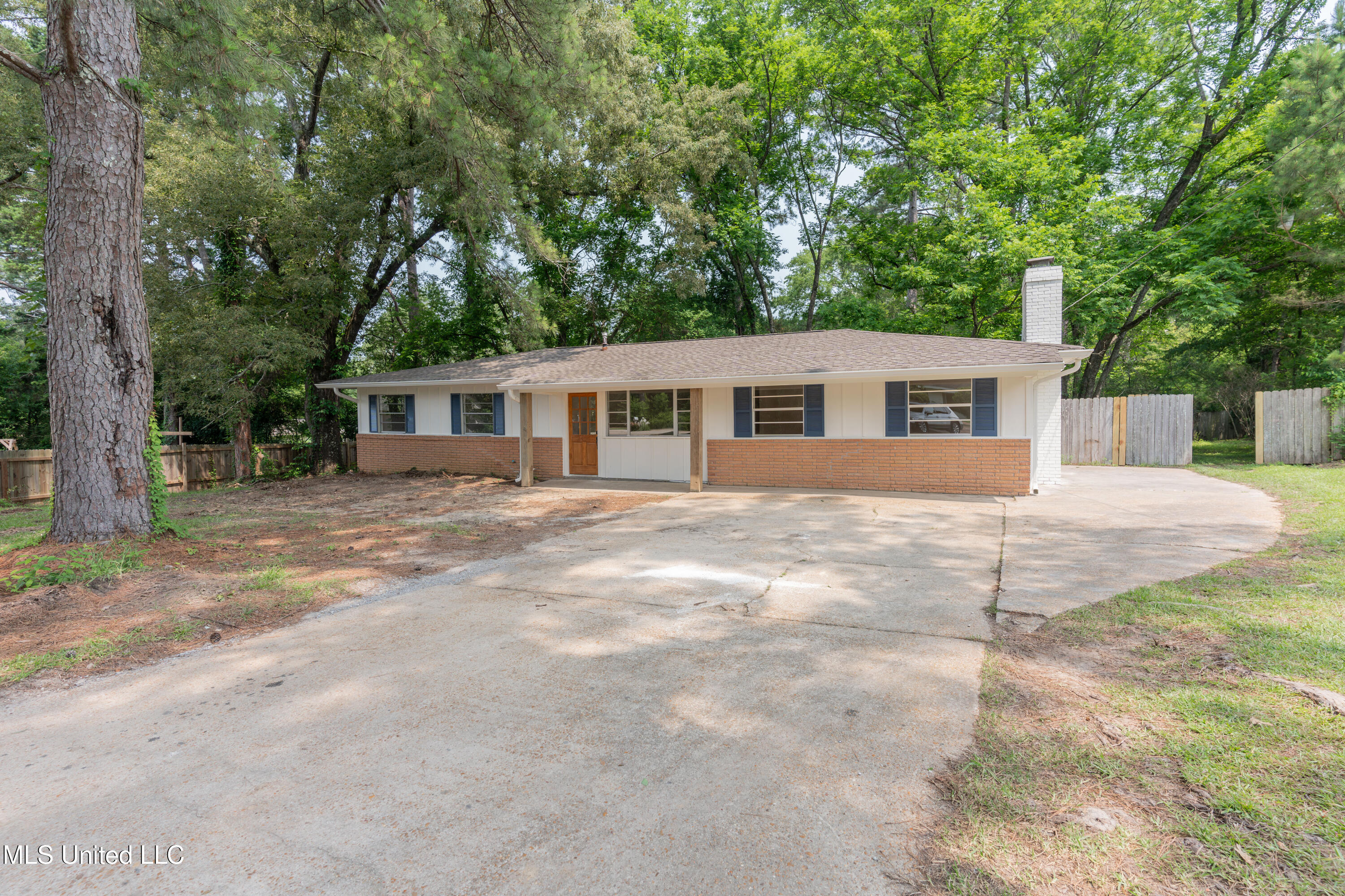 109 Lane Street Clinton, MS 39056 - Photo 3 of 55 3-Front