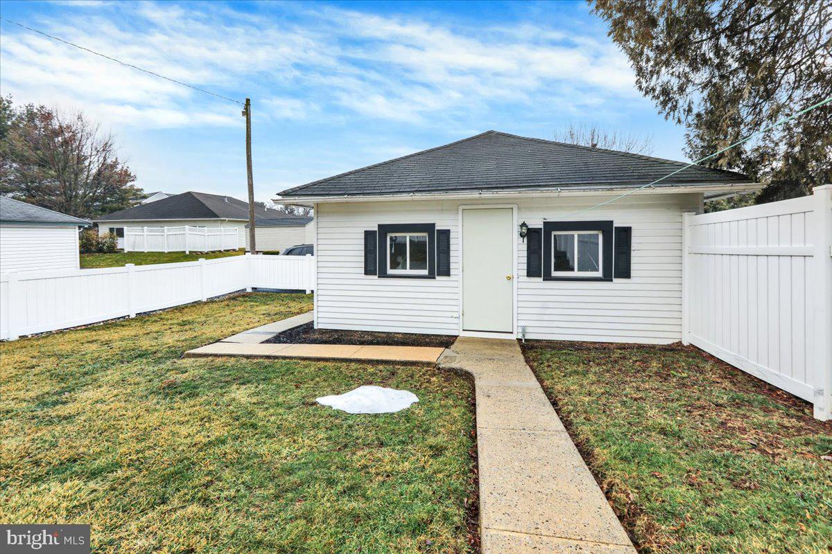 368 Donegal Springs Road Mount Joy, PA 17552 - Photo 9 of 27 a front view of a house with a yard