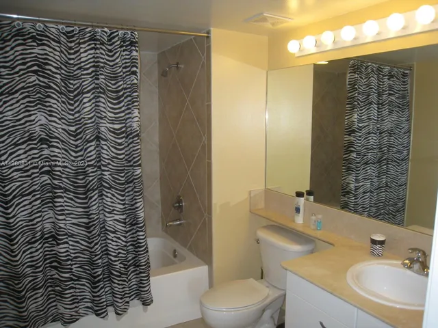 $4,800 | 2080 South Ocean Drive, Unit 806, Hallandale Beach, FL 33009