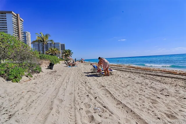 $4,800 | 2080 South Ocean Drive, Unit 806, Hallandale Beach, FL 33009