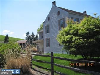 1020 Suburban Road Reading, PA 19605 - Photo 2 of 11