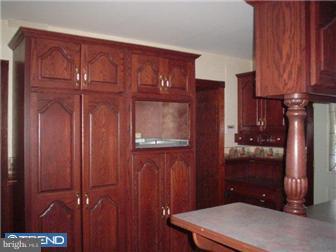 1020 Suburban Road Reading, PA 19605 - Photo 4 of 11