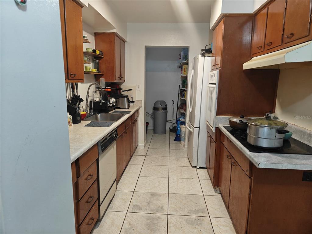 6481 Shenandoah Way Orlando, FL 32807 - Photo 3 of 9