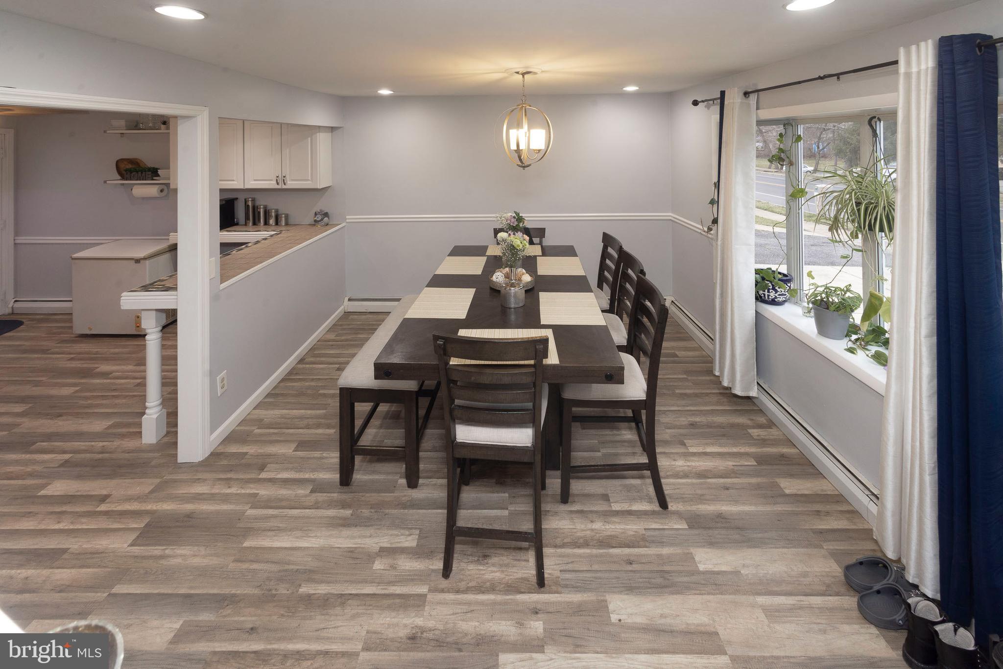 135 Buttonwood Drive Ewing, NJ 08638 - Photo 4 of 31