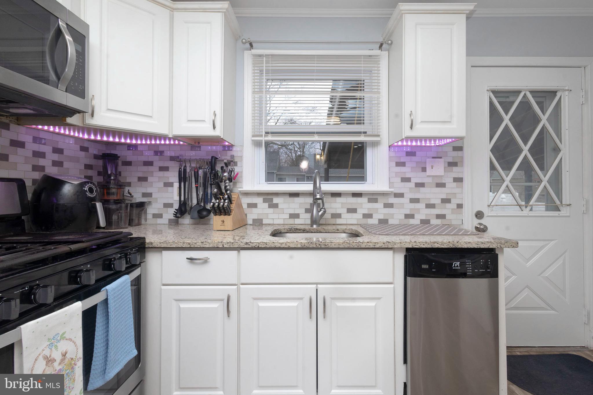 135 Buttonwood Drive Ewing, NJ 08638 - Photo 8 of 31