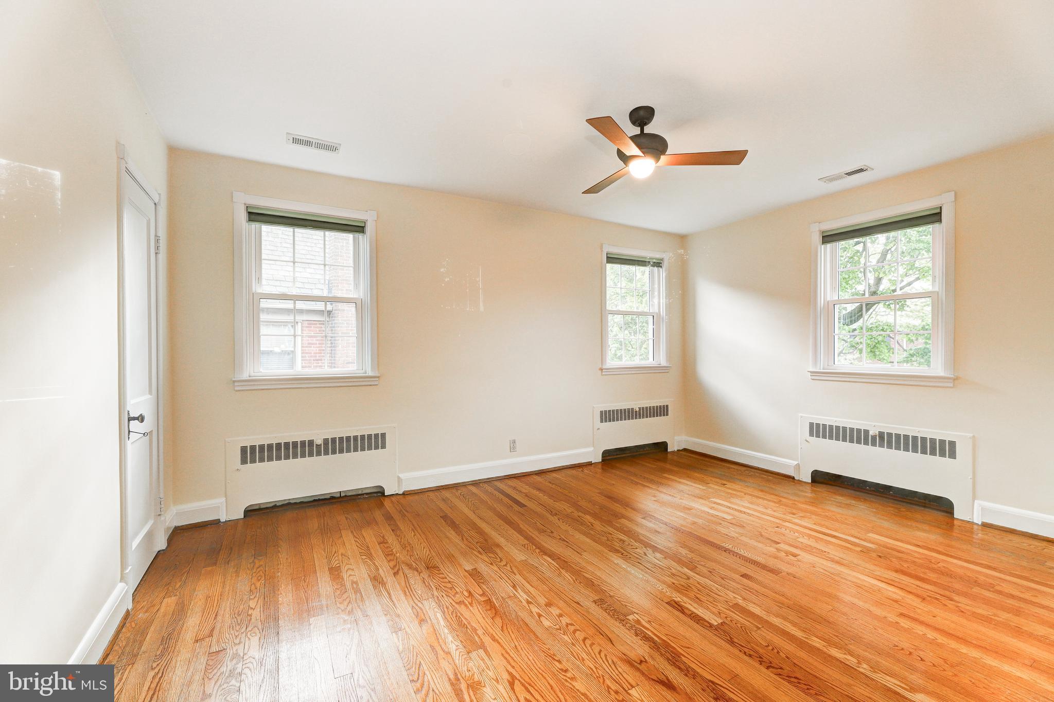47 Dunkirk Road Baltimore, MD 21212 - Photo 17 of 43 Primary bedroom with plenty of windows