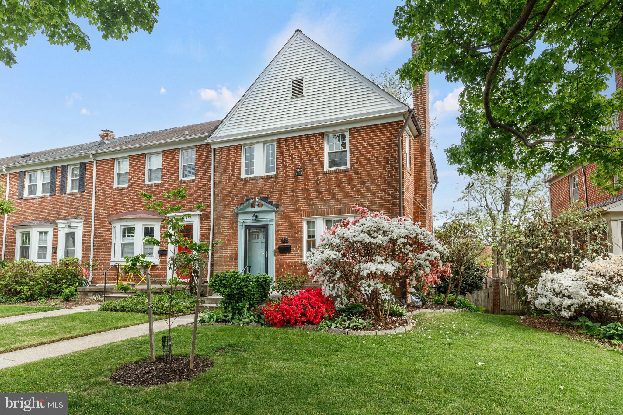 47 Dunkirk Road Baltimore, MD 21212 - Photo 2 of 43 End of Group in full bloom