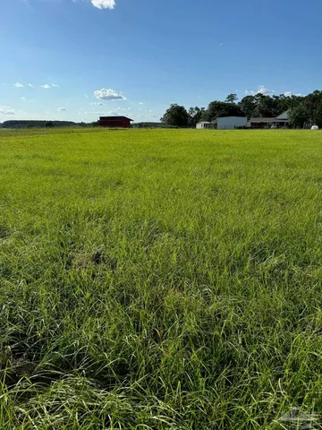 a view of a water yard and an fountain in a yard