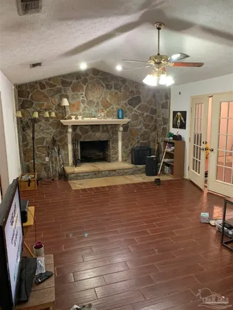 $895,000 | 2141 N Highway, Molino, FL 32577