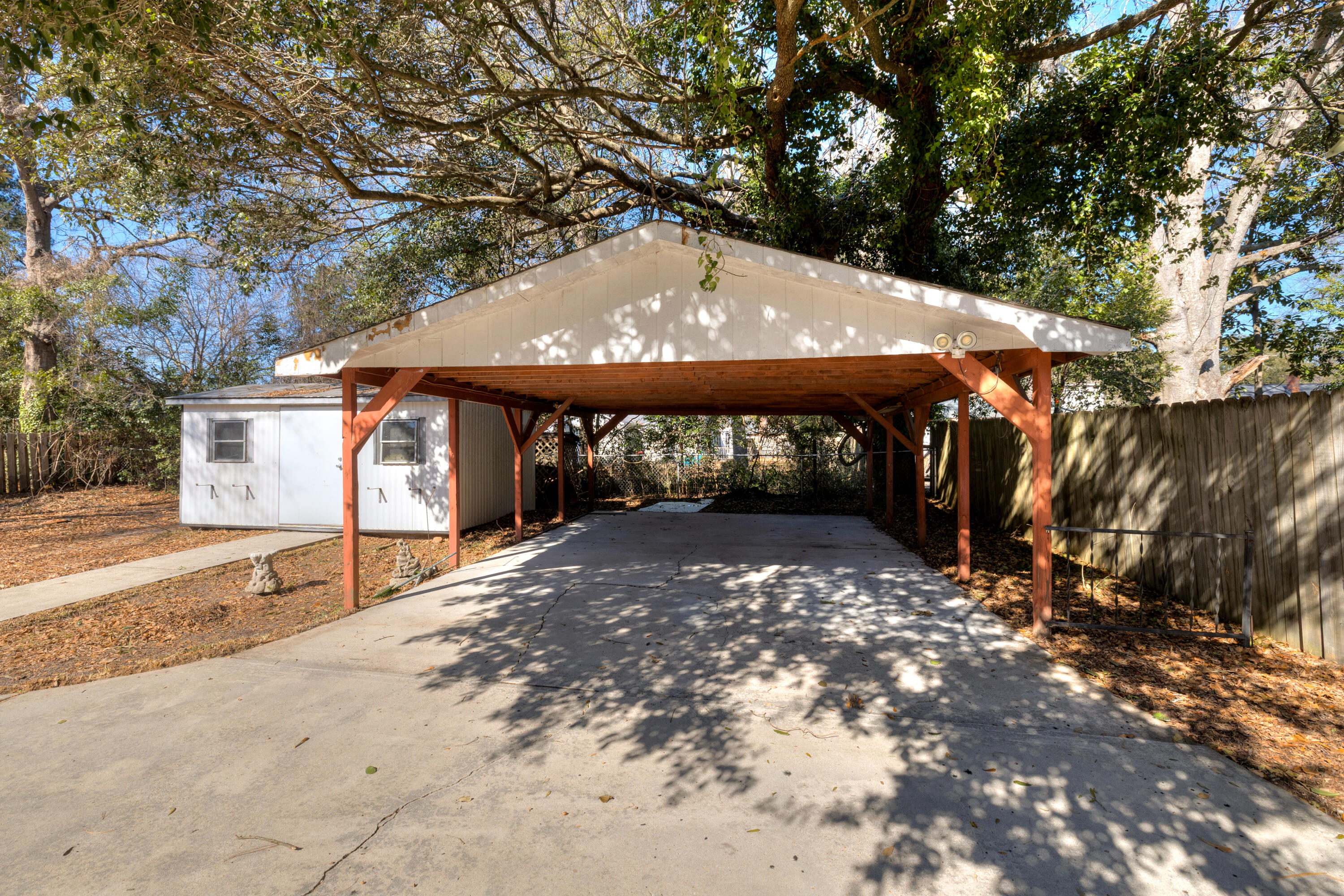 537 West Calhoun Street Sumter, SC 29150 - Photo 10 of 40 2 car carport