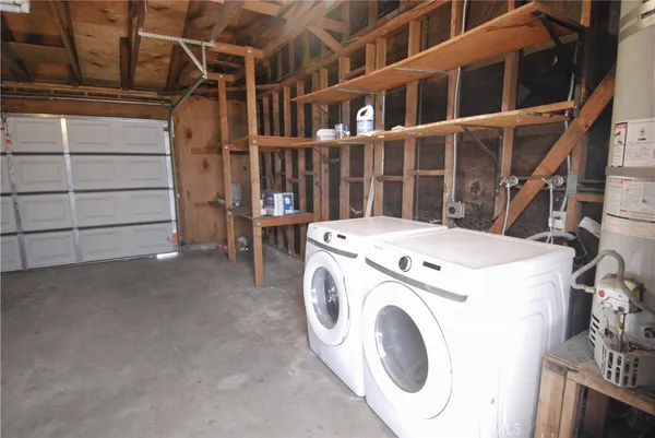 $2,495 | 1097 Santo Antonio Drive, Unit 26, Colton, CA 92324