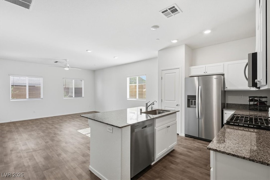 1186 Hummingbird Bay Lane Henderson, NV 89011 - Photo 4 of 24