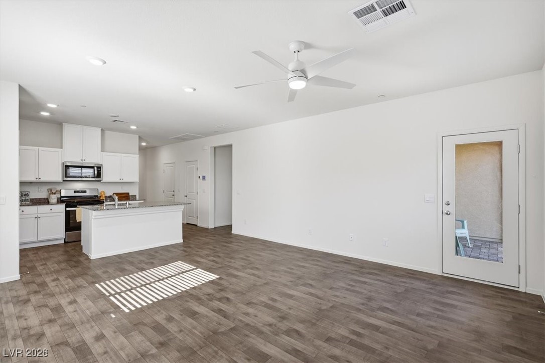 1186 Hummingbird Bay Lane Henderson, NV 89011 - Photo 5 of 24