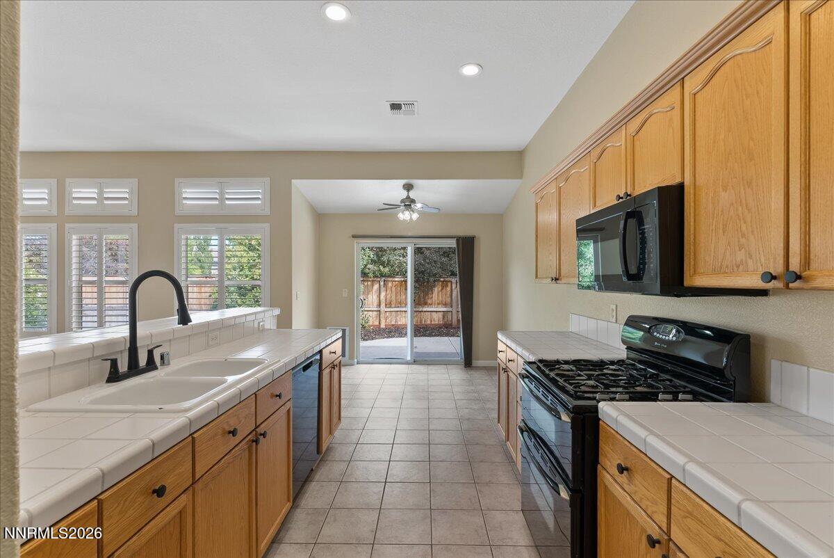 1250 South Fox Glen Court Reno, NV 89521 - Photo 10 of 36 10-1250 S Fox Glen Court Reno NV 89521 (