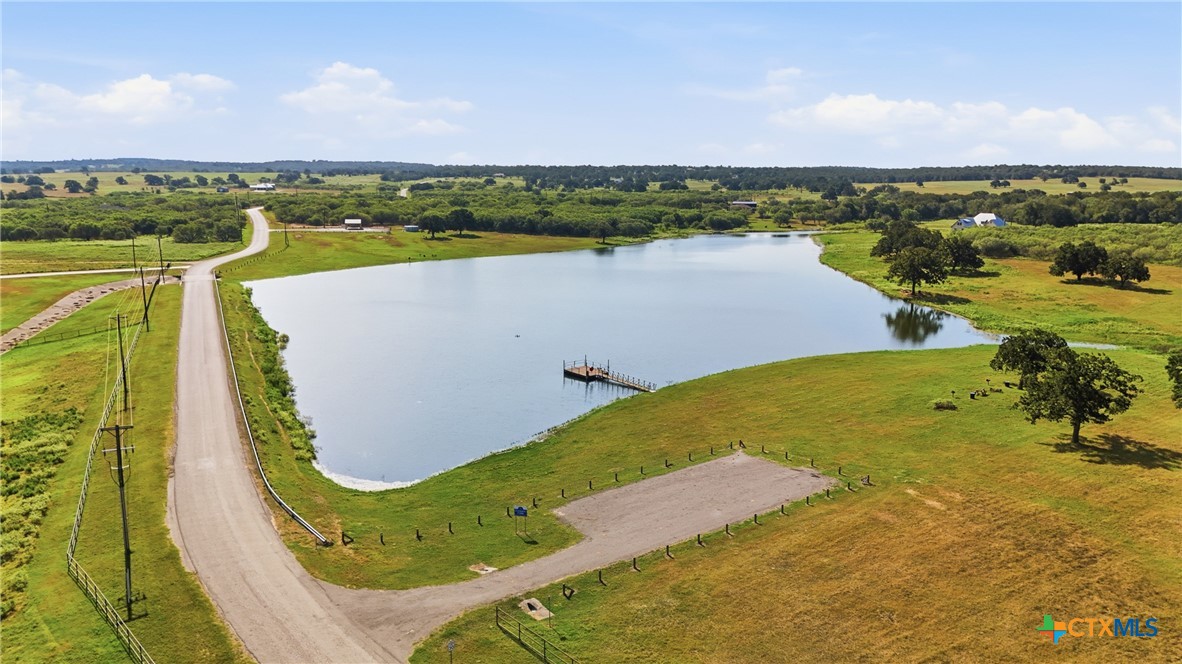 494 Flash Circle Luling, TX 78648 - Photo 4 of 47 Gallery Image 4