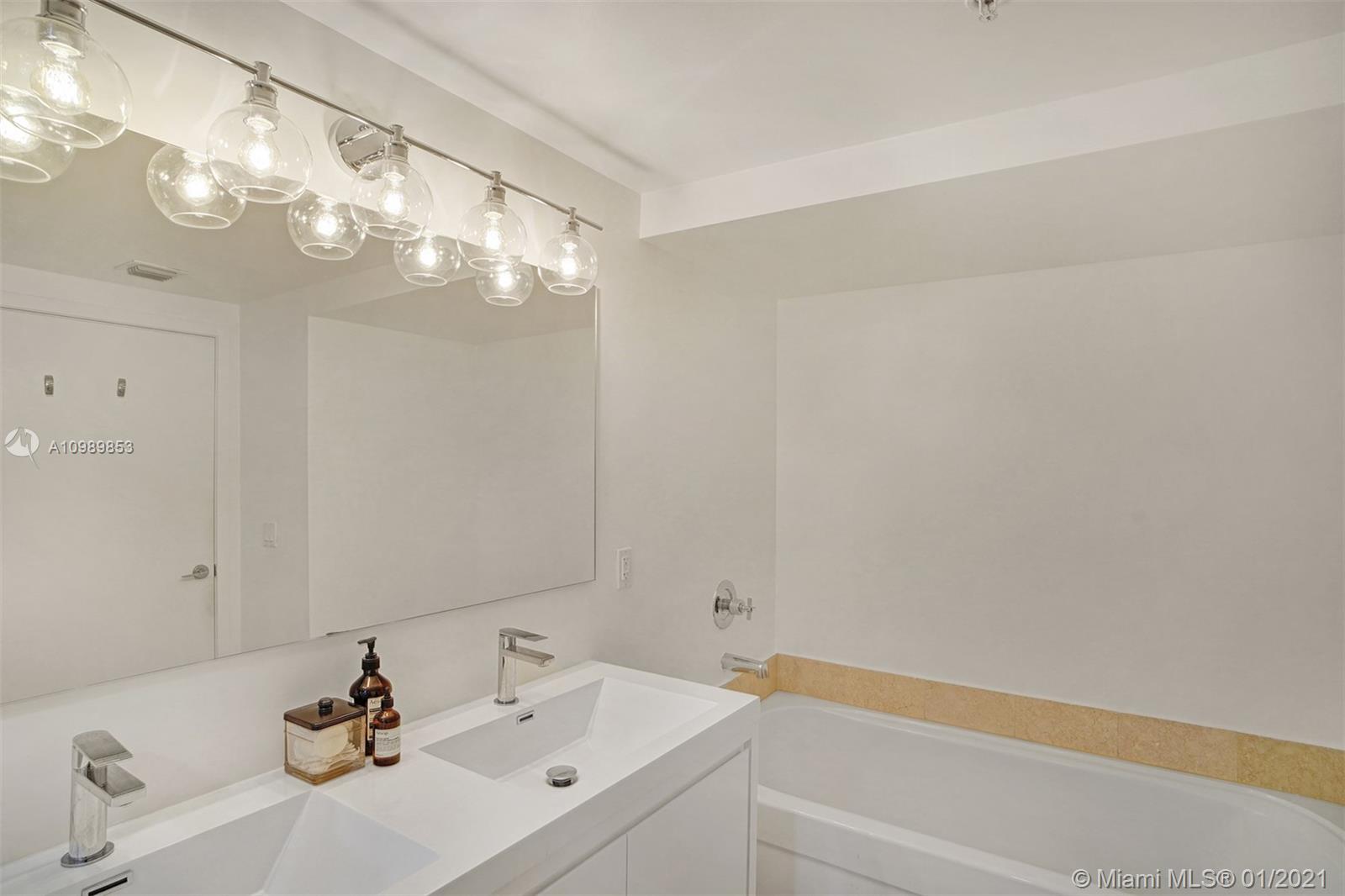 1111 Southwest 1st Avenue, Unit 721N Miami, FL 33130 - Photo 28 of 39